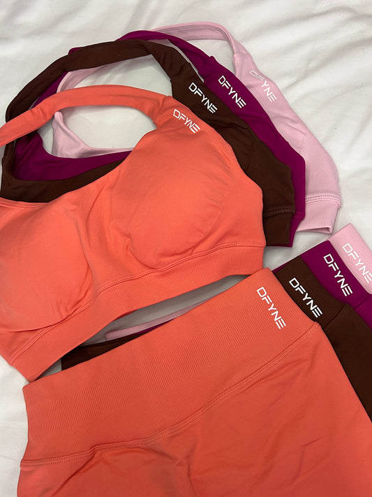 Conjunto Dfyne Top corto halter y short IMPACT