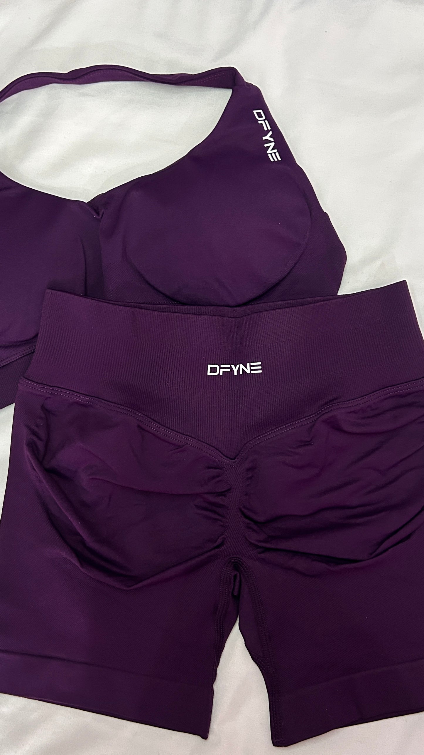 Conjunto Dfyne Top corto halter y short IMPACT