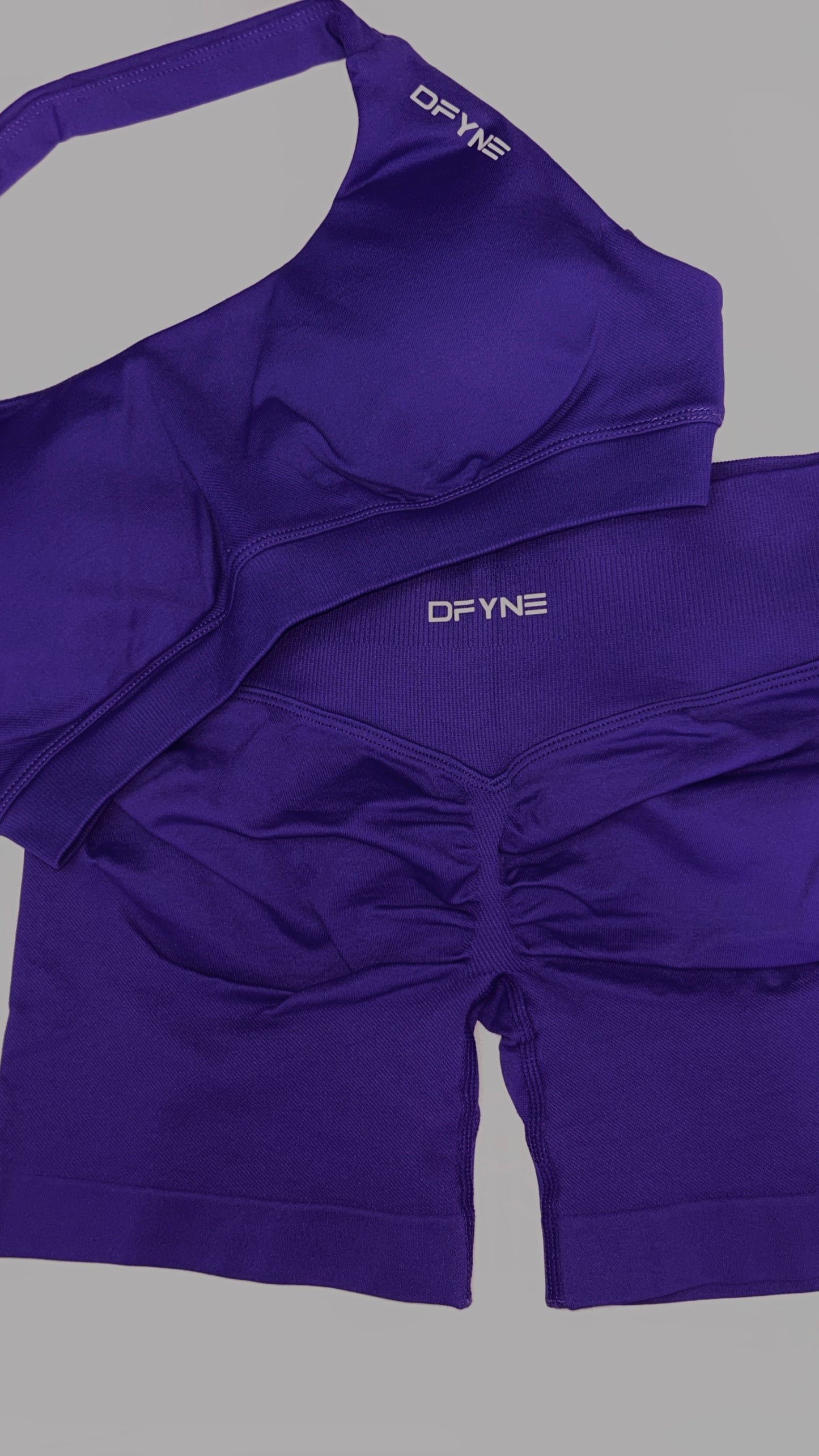 Conjunto Dfyne Top corto halter y short IMPACT