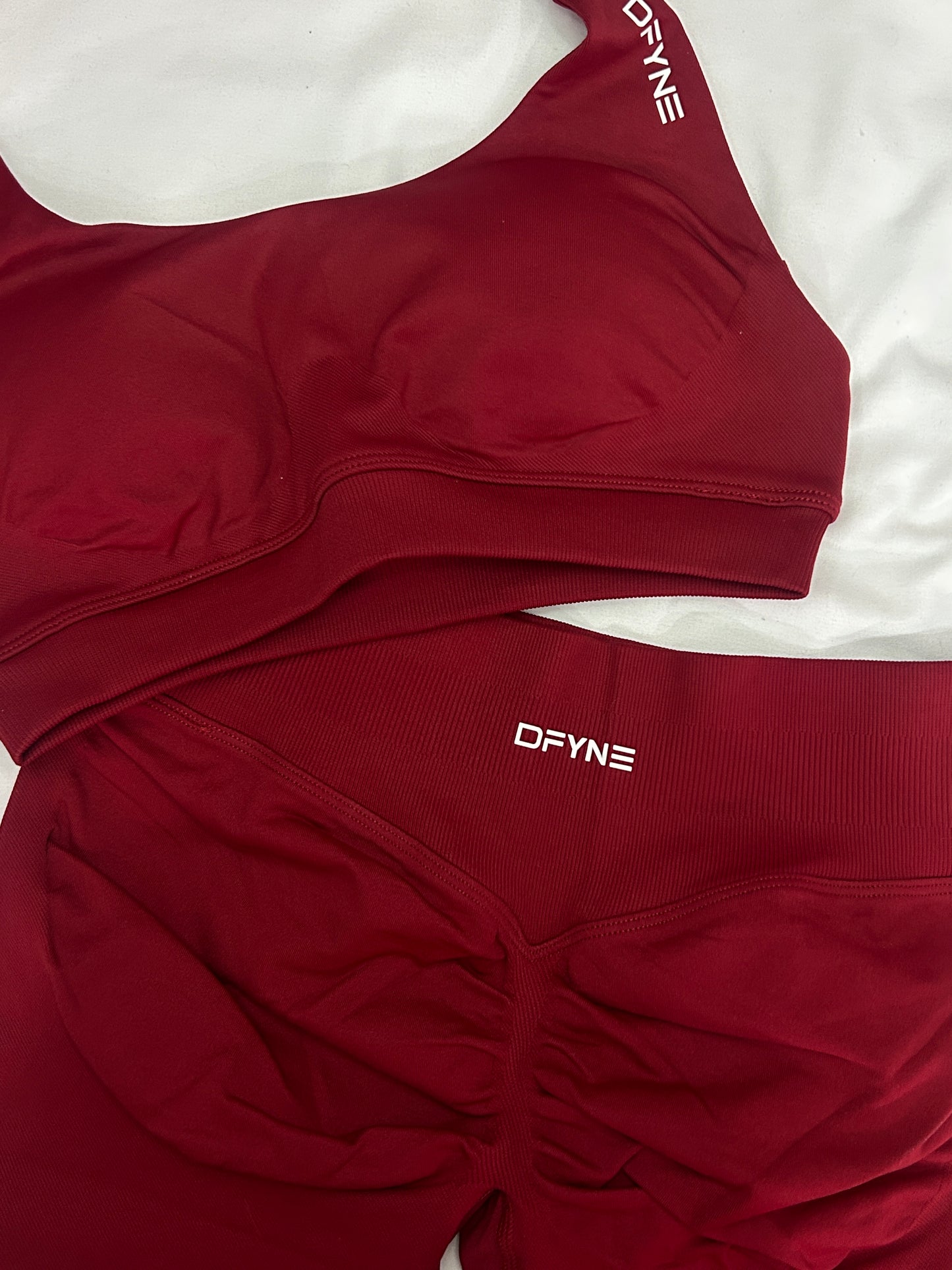 Conjunto Dfyne Top corto halter y short IMPACT