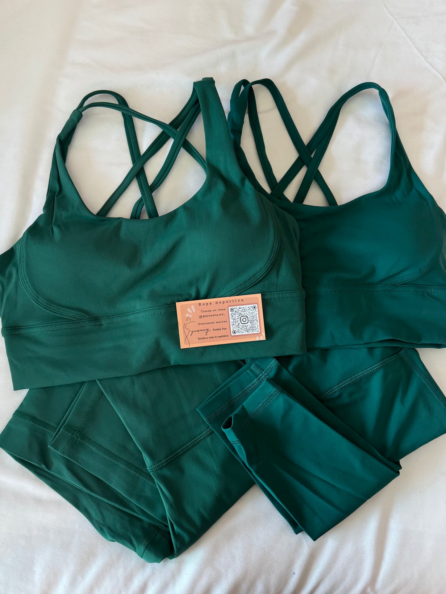 Conjunto Deportivo Dynamiq top corto y legging