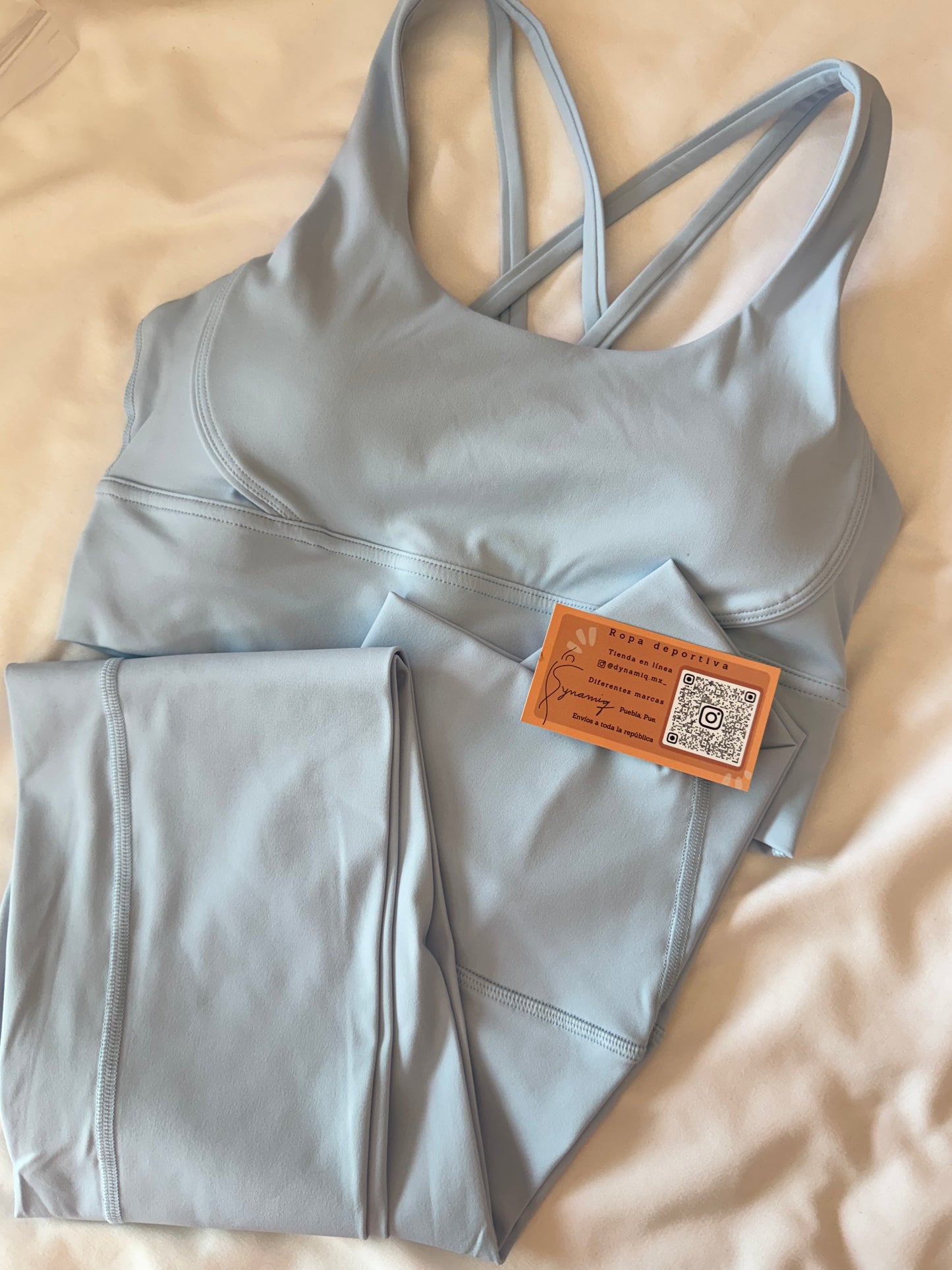 Conjunto Deportivo Dynamiq top corto y legging