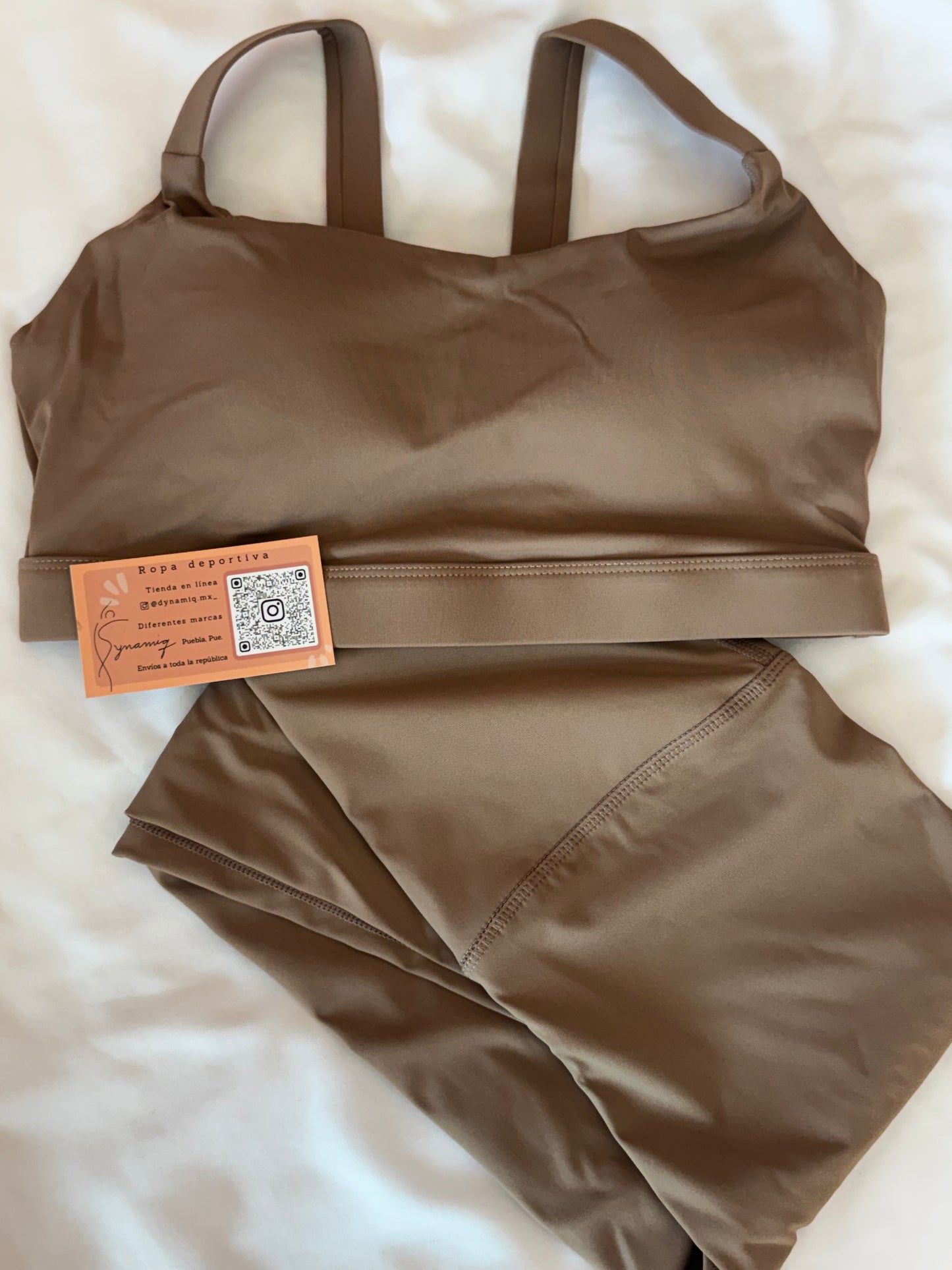 Conjunto Deportivo Dynamiq top corto y legging