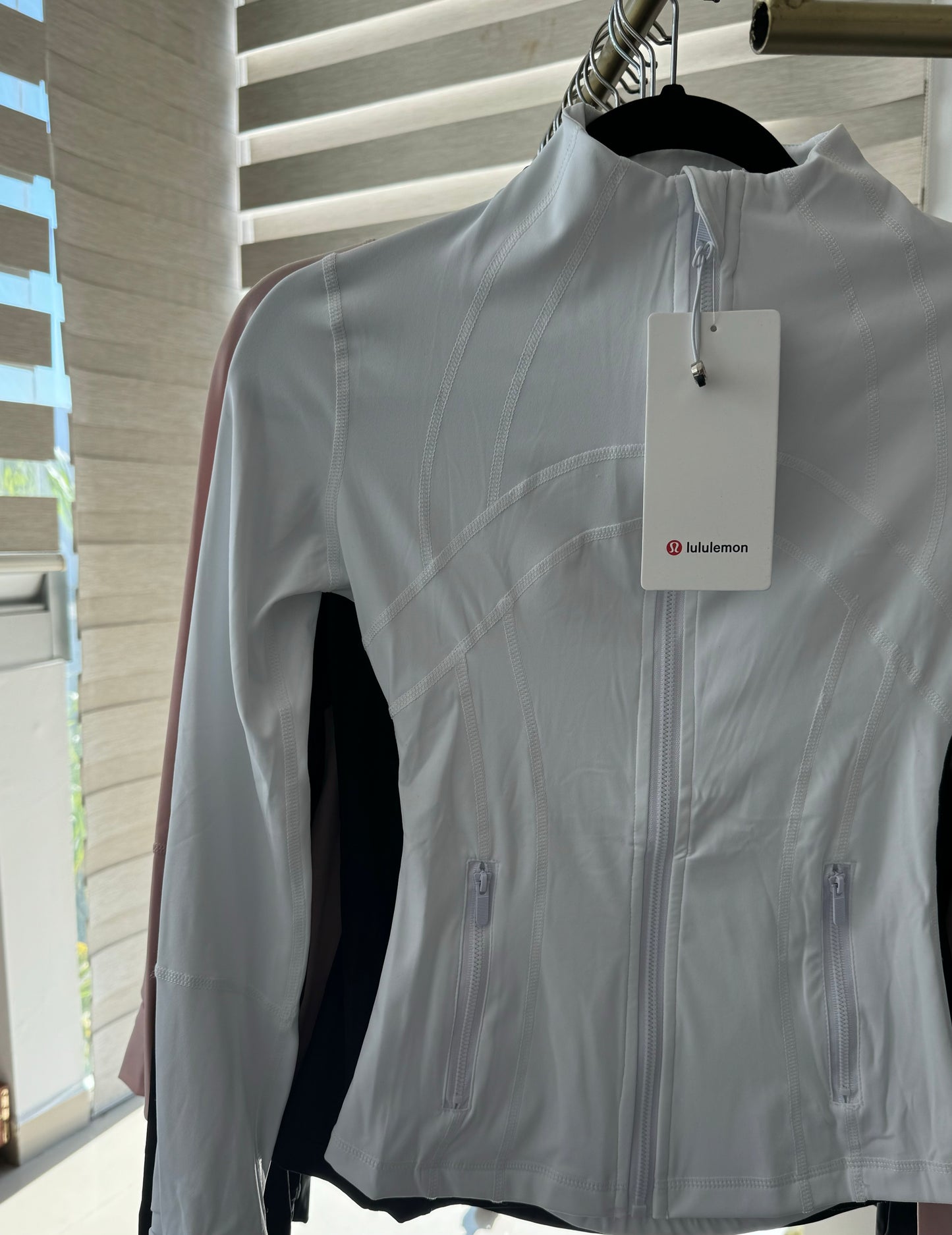 Define jacket lululemon / blanco últimas piezas